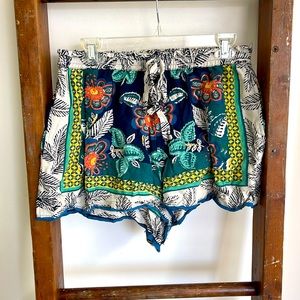 Blue Rain Pull On Printed Shorts with Pockets - Size Large